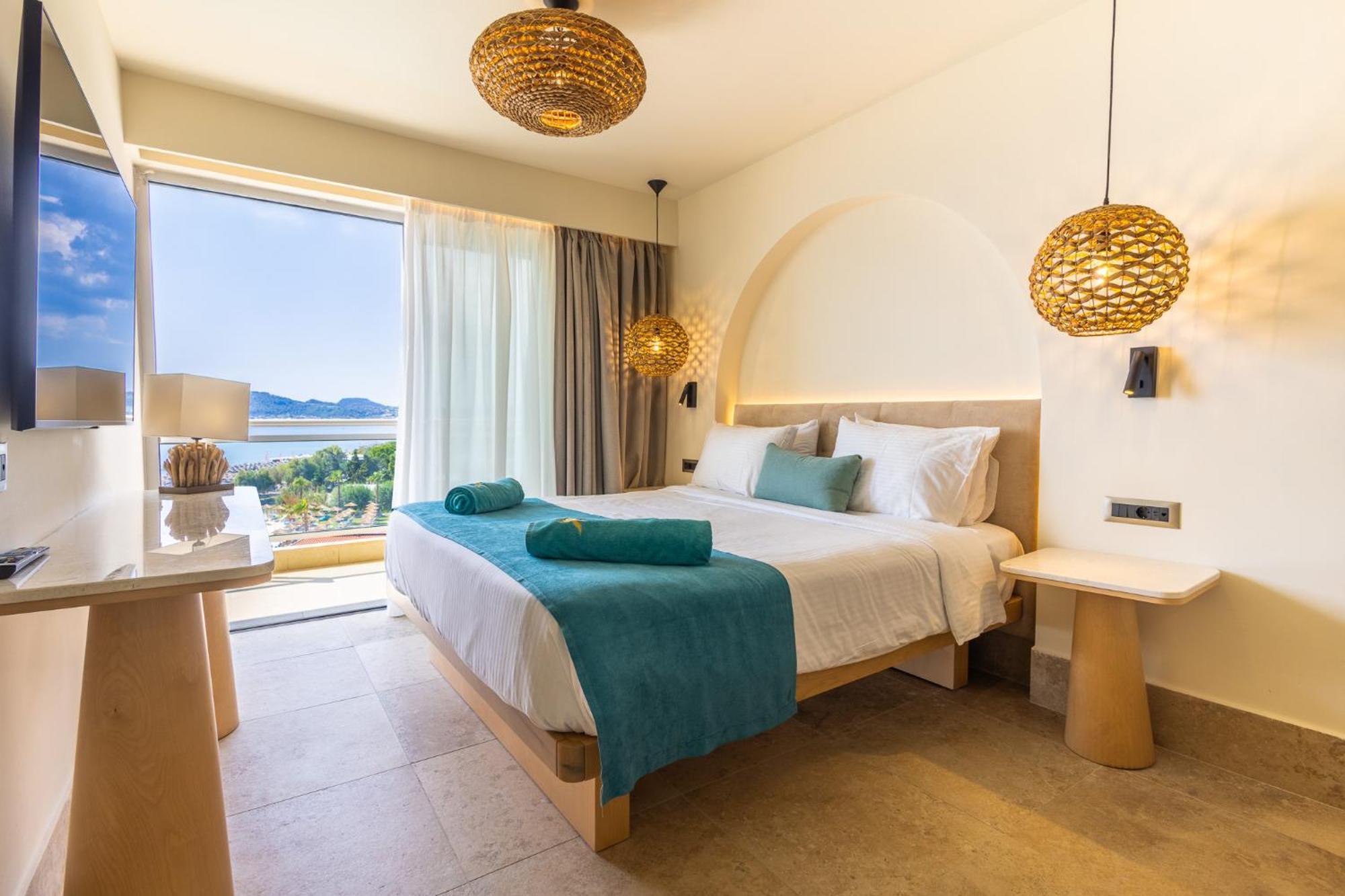 Pegasos Deluxe Hotel 5*